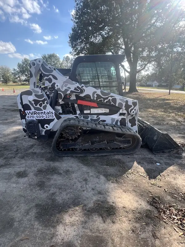 Dirt and debris work — WI Rentals Stuttgart, Arkansas WI Rentals skid steer for dirt and debris work