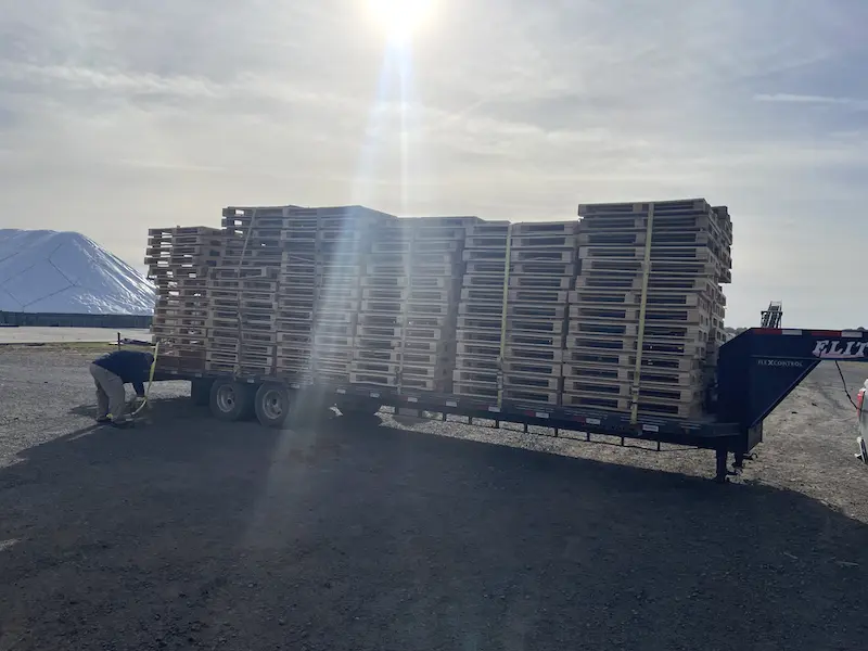 Commercial trailer hauling — WI Rentals Stuttgart, Arkansas WI Rentals commercial flatbed trailer